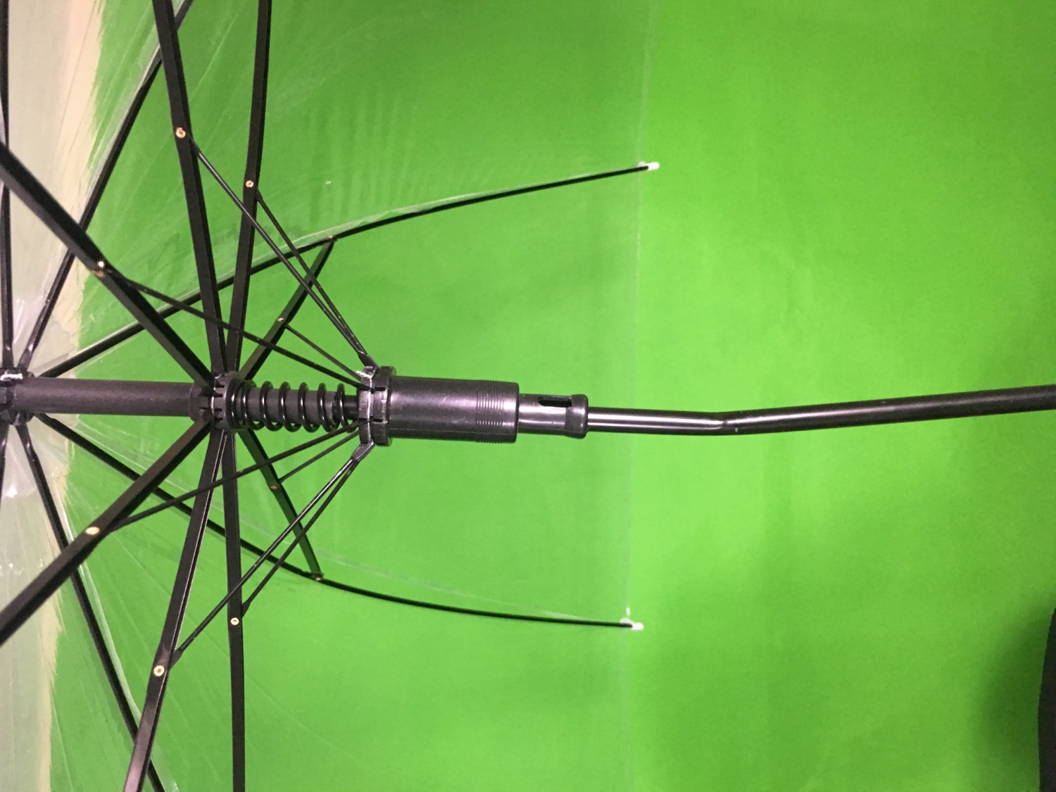 Mình đặt hàng, phải hơn 1 tuần mới nhận được hàng, nhưng đơn hàng nhận về lại hư hỏng và kém chất lượng! Dù gì mà gãy đôi cũng giao cho khách!
Sau đó gửi trả tiki để nhận hàng mới, nhưng đến 10 ngày sau thì báo shop hết hàng!
Shop như thế này mà tiki cũng hợp tác cho được. 
Đến chịu với dịch vụ!