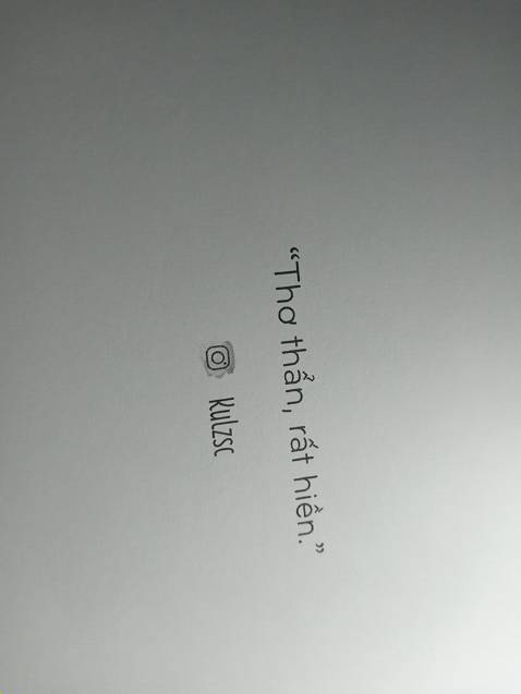 Chủ đề rấttt da dạng nha mọi người, tuii tô bằng màu nước nhìn đẹp lắm á (nếu sợ lem xuống trang khác thì kẹp giấy vào á),  in hình nét đẹp nha, không hề bị lem màu in đâuuu...1000 điểmm cho sách nhaa ( tuii tô k được cẩn thận cho lắm🤣)