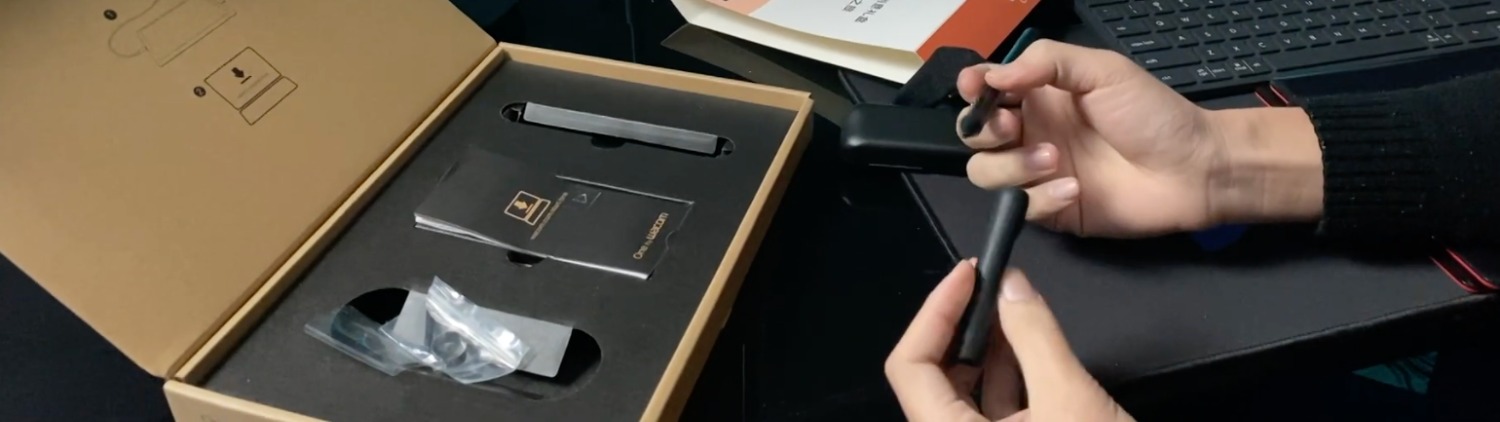 Mình đã nhận bảng wacom. Mọi thứ đều tốt.
Nhưng trong hộp đồ bị thiếu mất bọc bút, nhưng trong hình mình gửi, làm hình tham khảo, có 1 miếng bọc bút nữa. Nếu shop hỗ trợ và gửi cho mình miếng bọc thân bút thì mình rất cảm ơn.