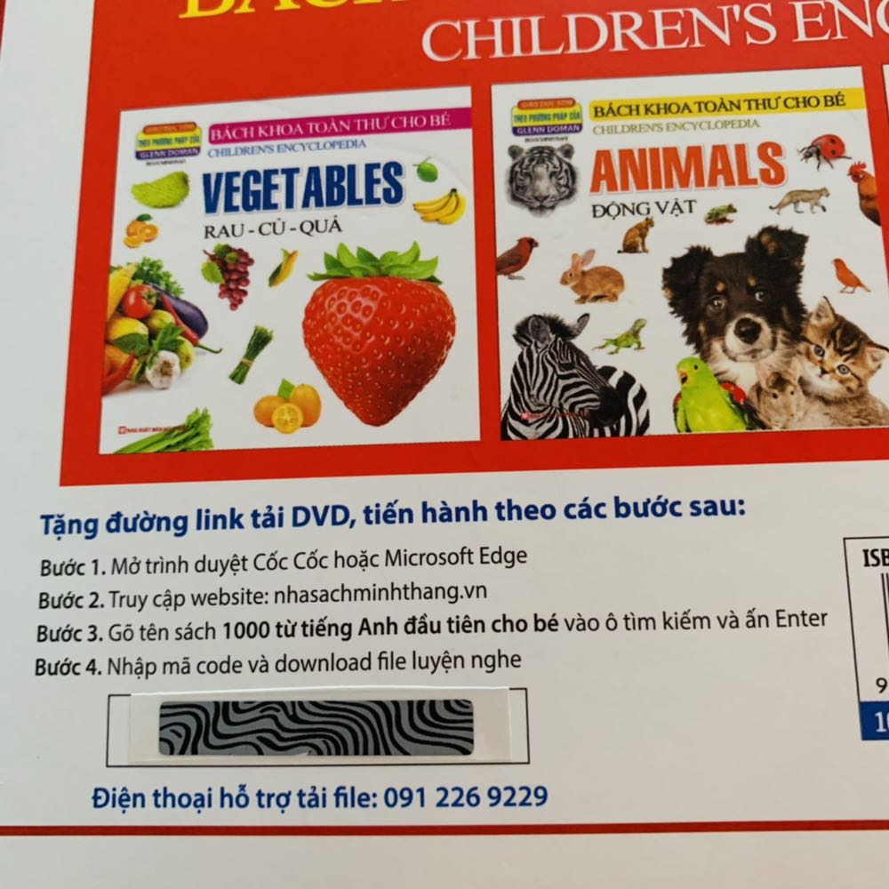 Sách to lắm, hình ảnh rõ nét, màu sắc sinh động. Tuy nhiên mình thấy có ghi "kèm file nghe" nhưng lúc gỡ bao nilon quanh sách ra lật mãi cũng ko tìm thấy file đĩa như sách ghi". Sau 1 lúc thì thấy mặt sau có mã lên mạng tải dvd về :"(