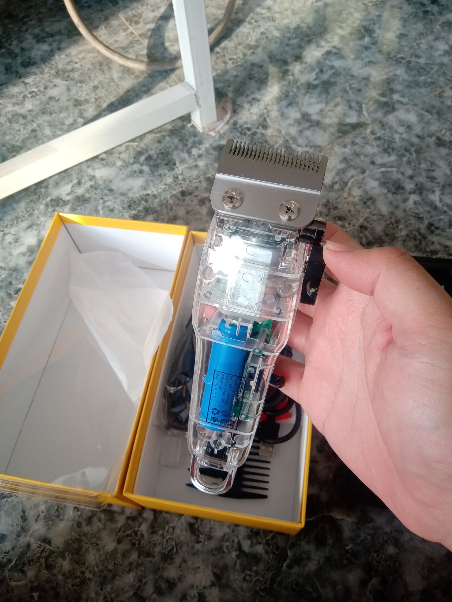 hàng chất như nước cất