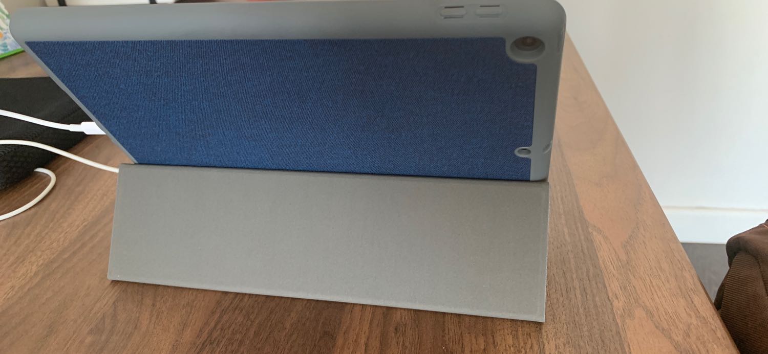 Cực kỳ tốt. Bao đẹp, vải mịn êm. Vừa y đúc Ipad Gen 8 2020.
Mình mua màu xanh, màu sắc bên ngoài sậm hoen nhiều so với màu trong hình. Nhưng trông vẫn đẹp và sạch nên thôi không sao.