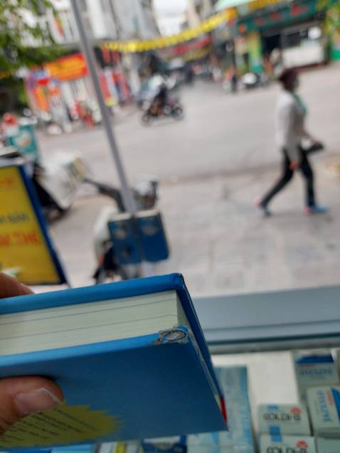 Giao hàng nhanh. Sách bọc cũng tương đối kĩ thì k biết lỗi nhà vc hay lỗi từ nhà cung cấp. Nên xem xét lại. 4 sao cho nội dung. Trừ 1 sao do chất lượng sách nhận được