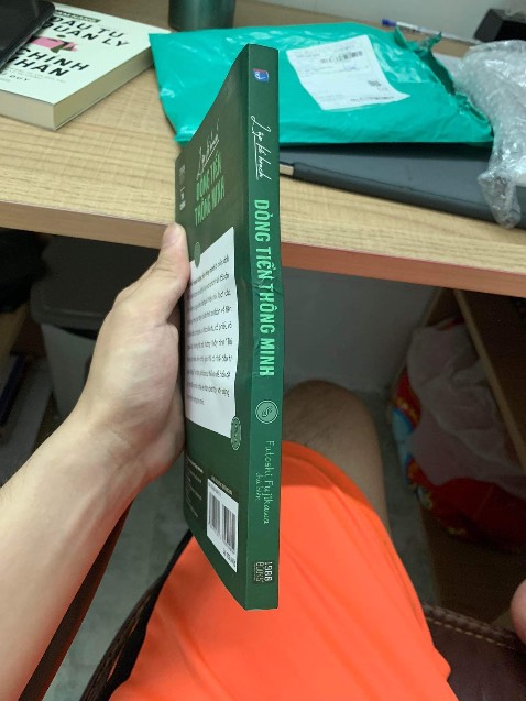 Sách bị cong, lỗi, cần đc hoàn đổi