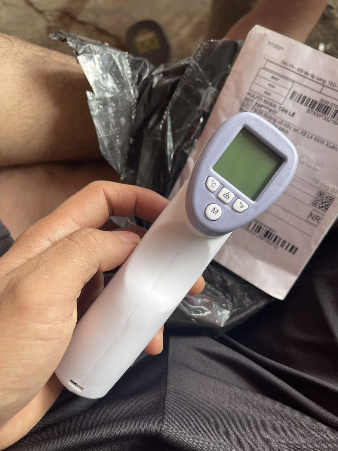 Giao sai mẫu đã đặt, thất vọng, đã là mùa dịch thì bên tiki phải kiểm tra nhà bán hàng thật kỹ, chứ mua rồi đổi đi đổi lại thì mất công, dịch cũng hạn chế tiếp xúc, bên tiki cần điều chỉnh nhà bán hàng lại, để ko xảy ra tình trạng như vậy với khách nữa.