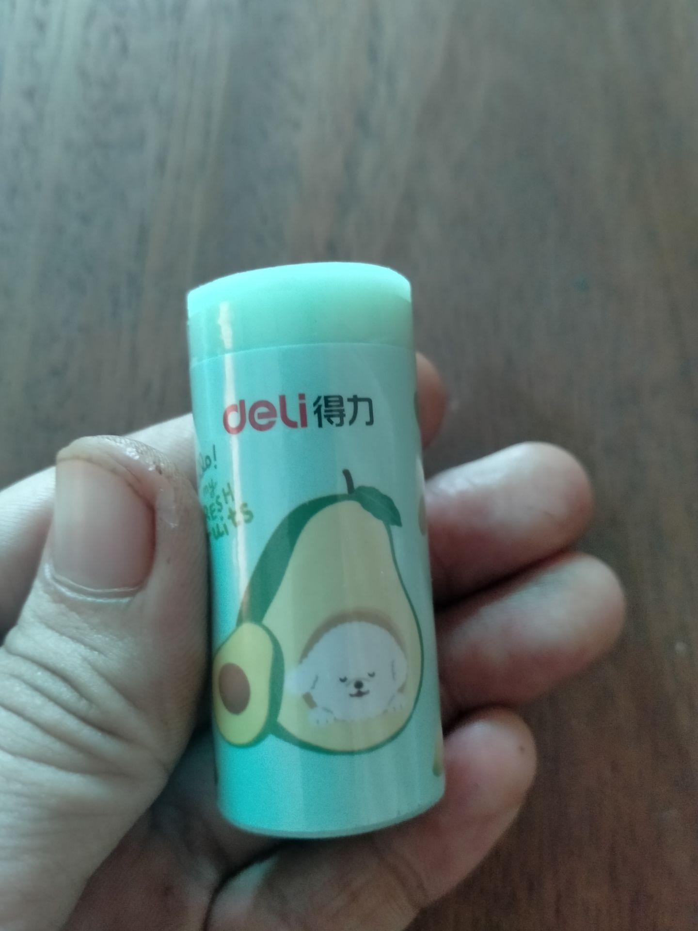 Gôm dễ thương lắm nha mọi người, có in hình nửa trái bơ lên trên nữa, tẩy cũng sạch lắm nha, mua cho mấy bé nhà là nó thích lắm á