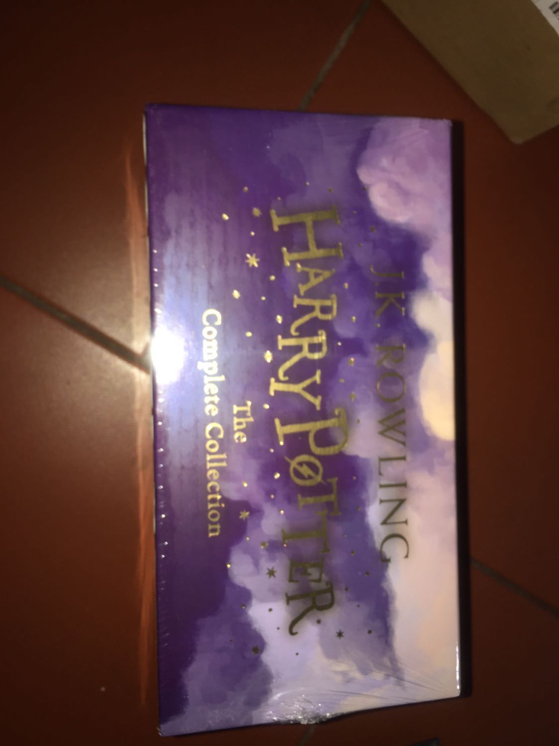 Nếu có thêm 5 sao nữa mk sẽ cho full luôn
+ Nhân viên ship hàng thì quá đáng yêu luôn, trời mưa tầm tã mà anh ấy vẫn vui vẻ giao hàng dù mk thì như con *** ngơ báo sai địa chỉ làm ảnh đi lòng vòng
+ Còn sách thì miễn chê đẹp ko kể xiết