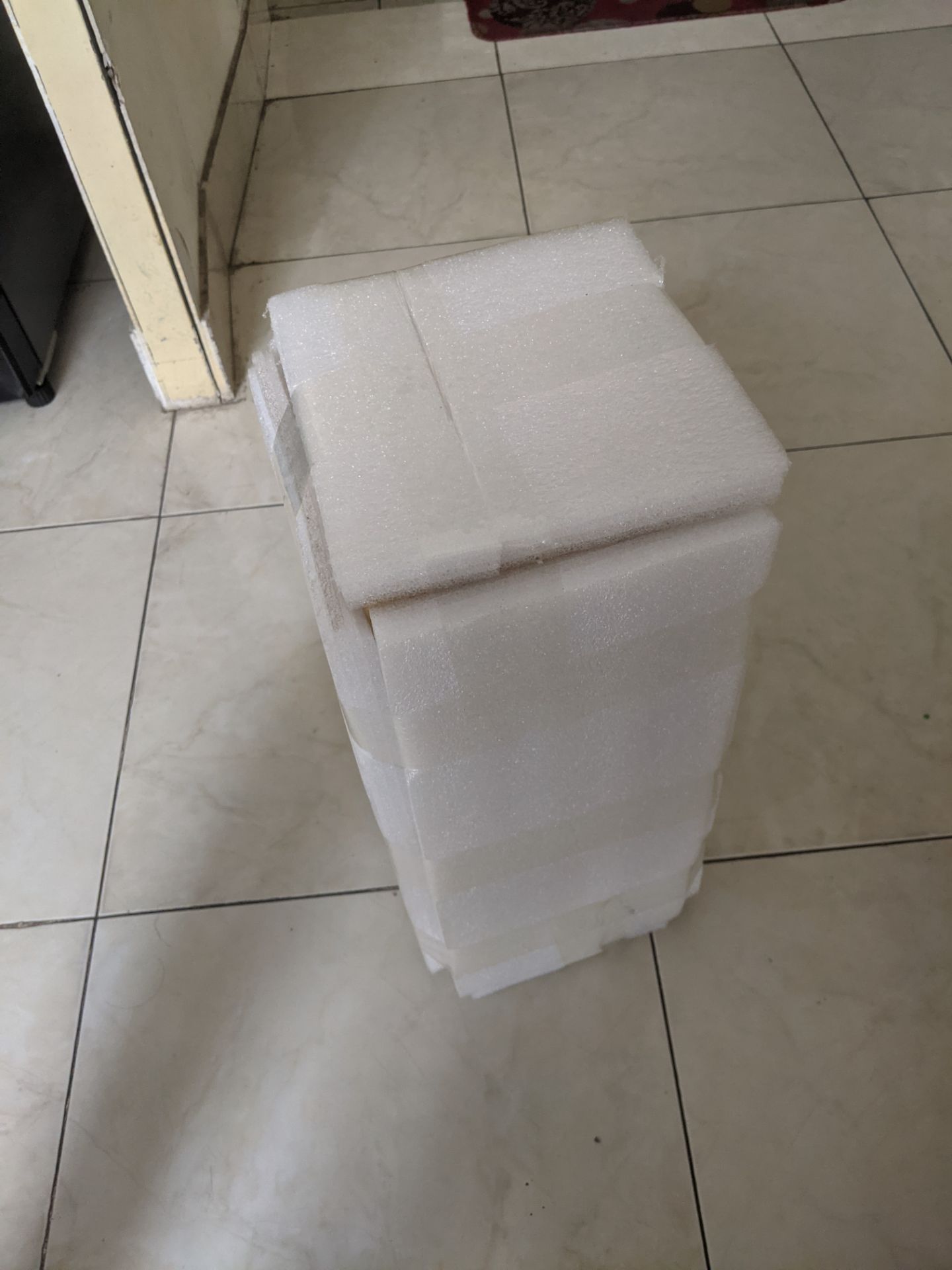 đơn hàng giao nhanh, đóng gói cẩn thận. Sản phẩm nhìn rất vừa í