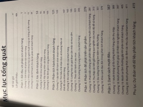Sách có nhiều kiến thức hữu ích trong phân tích hành trình khách hàng, các chỉ số đo lường khách hàng cơ bản và cách tạo lập project khảo sát khách hàng để đánh giá sự hữu dụng, trải nghiệm hành trình khách hàng