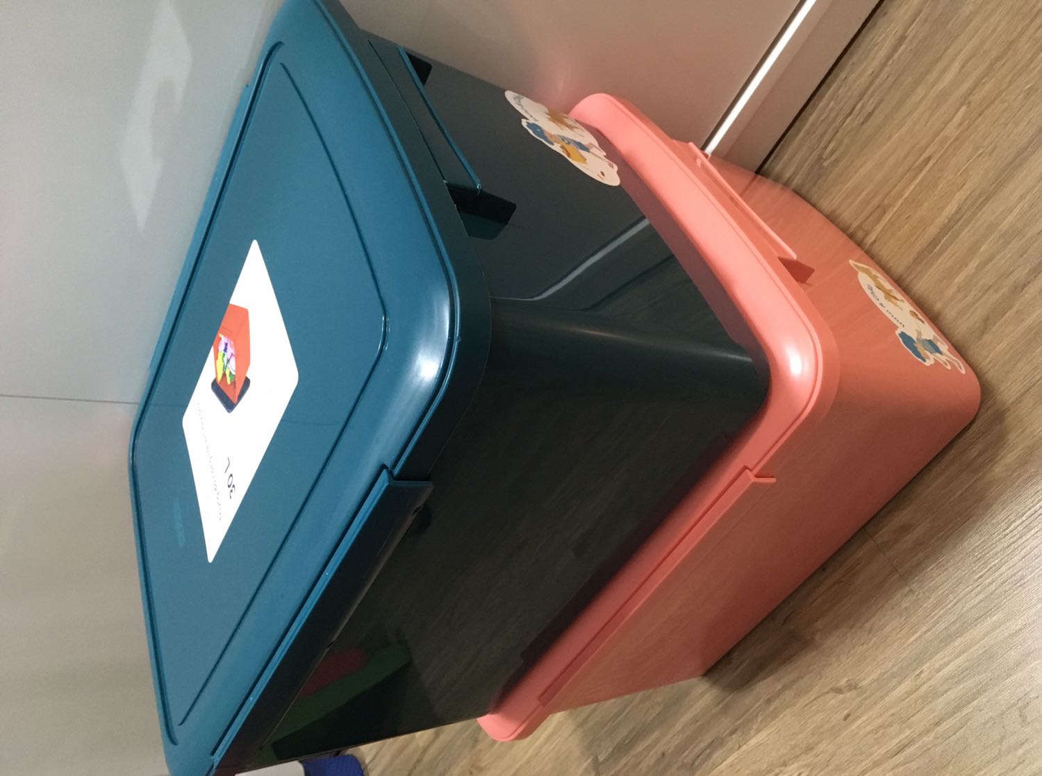 Tiki giao hàng nhanh, đóng gói kỹ, thùng nhựa chắc chắn, dày, màu sắc bắt mắt, khá ưng ý Tiki giao hàng nhanh, đóng gói kỹ, thùng nhựa chắc chắn, dày, màu sắc bắt mắt, khá ưng ý