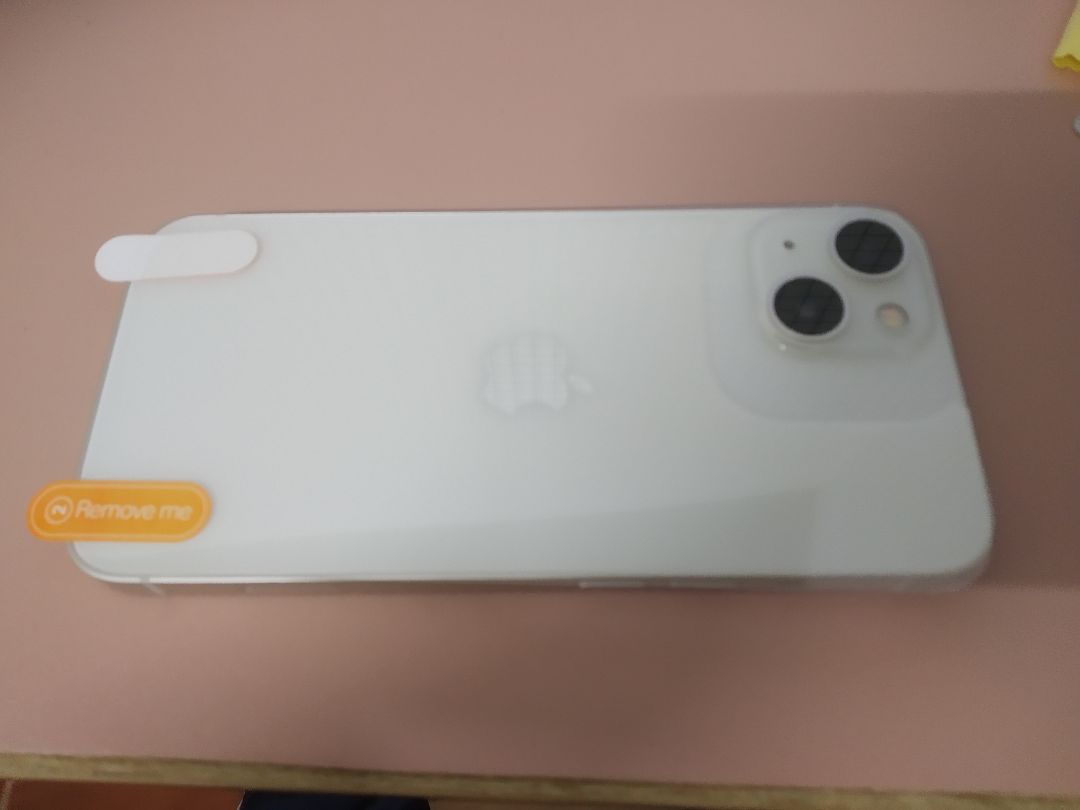 miếng dán lưng trong bộ cường lực king bull là của ip13 pro chứ k phải của ip 13. lỡ dán rồi không đổi được chán ghê