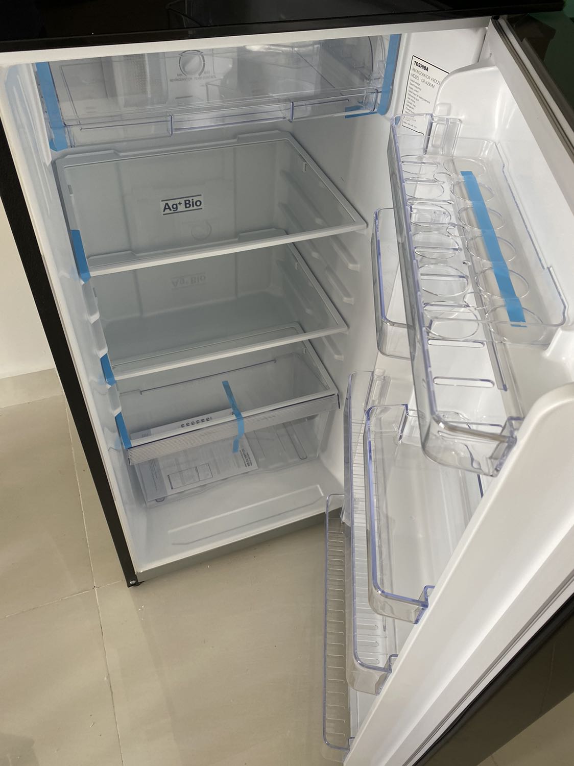 Giao hàng nhanh, đặt chiều qua sáng nay thấy NV liên hệ giao rồi, shiper rất nhiệt tình thân thiện, sau khi để 4 tiếng cắm điện thấy êm nha! có tiếng nhưng ko đáng kể, phải xài tgian nữa mới biết chất lượng như nào. Giao hàng nhanh, đặt chiều qua sáng nay thấy NV liên hệ giao rồi, shiper rất nhiệt tình thân thiện, sau khi để 4 tiếng cắm điện thấy êm nha! có tiếng nhưng ko đáng kể, phải xài tgian nữa mới biết chất lượng như nào.