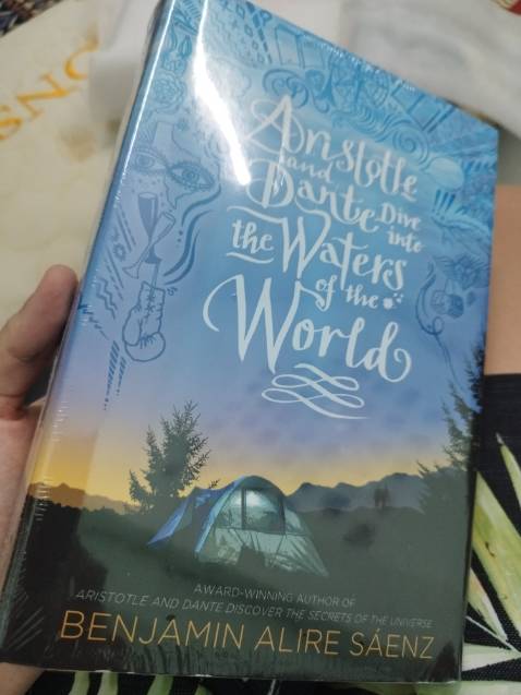 Sách đẹp, bìa cứng, màu in chất lượng. Giấy mềm, vàng ngà hoài cổ. Nội dung tuyệt vời, phần tiếp theo của quyển một. Very educational and enlightened love story.