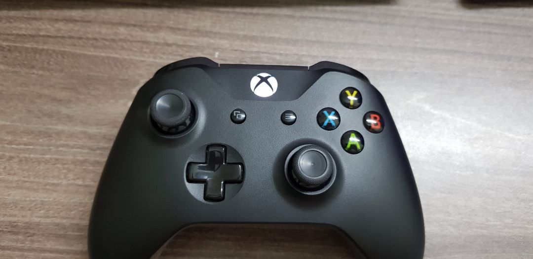 Sản phẩm tốt, giống ảnh quảng cáo, pin cầm lên là thấy chất lượng, mua về để chơi tay cầm Xbox và cảm thấy rất ưng ý, về độ bền thì còn phải chờ thời gian để kiểm chứng