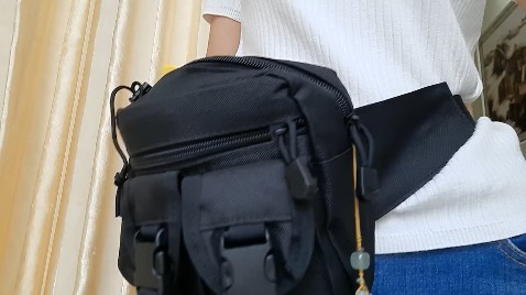 Túi nhận khá nhanh, đeo rất thích, đựng khá nhiều đồ cần thiết khi đi du lịch, đeo ko bị vướng víu khó chịu hay khó khăn gì, và cũng ko bị nặng mà bị kéo chì xuống, khá thoải mái. Shipper nhiệt tình thân thiện thanks all