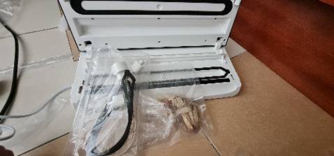 Không hút chân không được, chỉ gọi là hút 1 chút không khí ra ngoài. Tôi muốn đổi sản phẩm