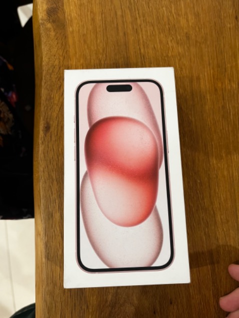 Mình từng mua iphone, ipad, airpod và cả đồng hồ apple qua tiki, nchung đều an tâm về chất lượng. Lần đầu tiên trả lại sản phẩm do mua ip15 đem tặng nhưng người nhận thay đổi nhu cầu. Việc trả hàng rất đơn giản và tiện lợi, tạo yêu cầu trả hàng trên tiki, ngày hôm sau nhân viên tới thu hồi và một tuần sau tiền trả về tài khoản. 5* cho dịch vụ tiki.