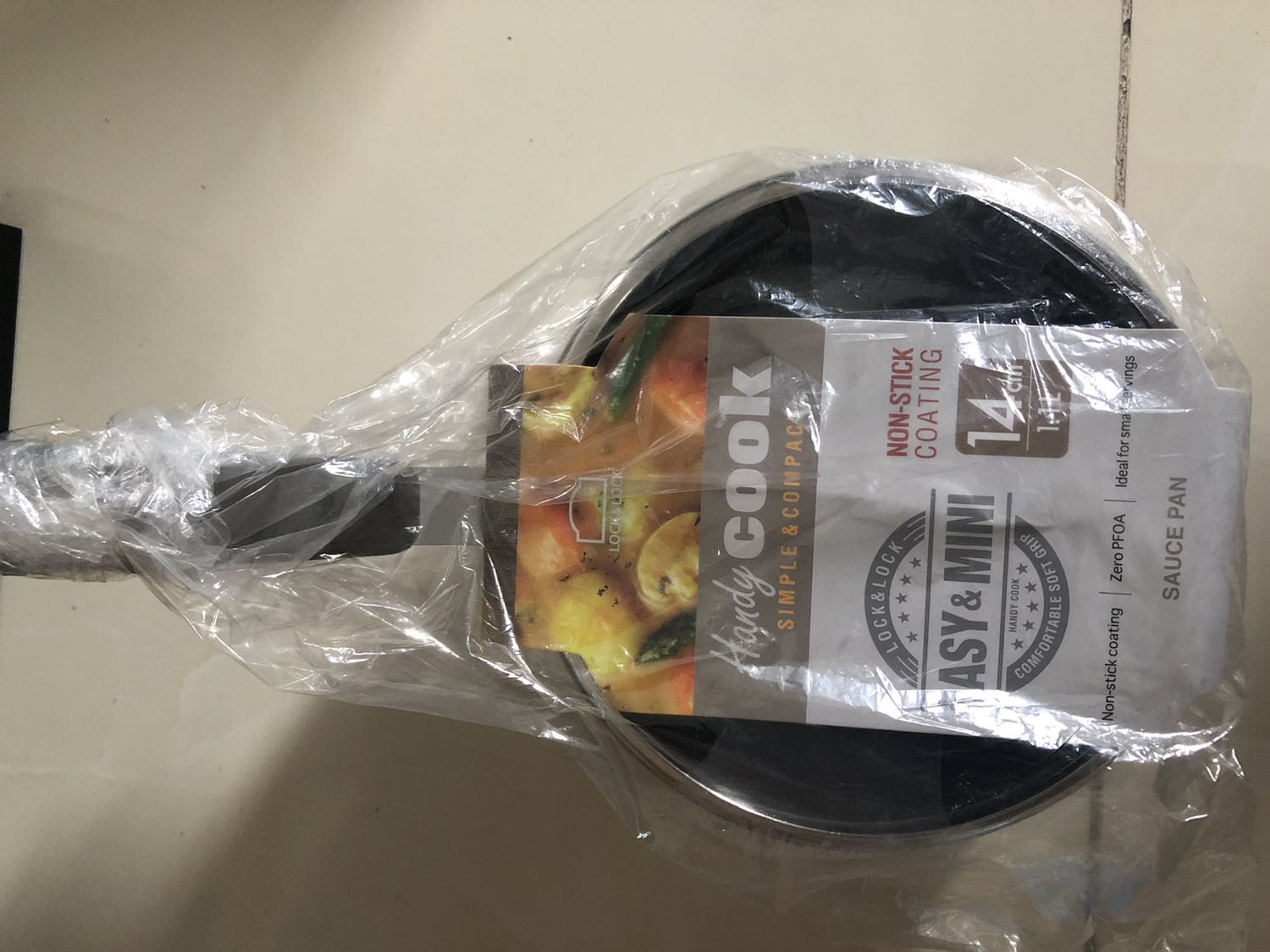 Nồi vật liệu cảm giác bền và an toàn. Hàng lock and lock thì an tâm. 
Đun thức ăn giữ nhiệt lâu. 
Có nắp để đậy kín thức ăn và nhanh nóng.