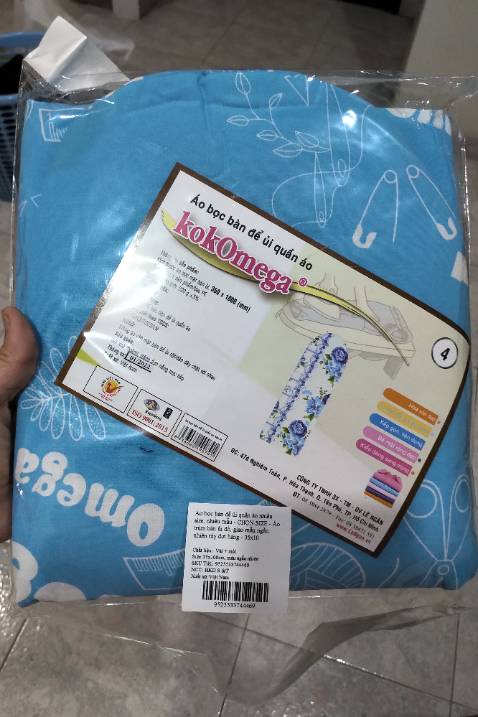Chất mút mỏng, không dày, cột dây nên dễ điều chỉnh nhưng dây cứng nên không thể siết chặt