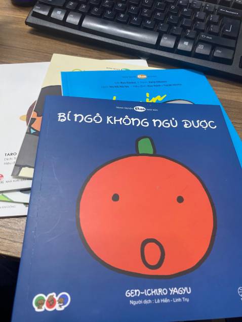"Sách có màu sắc đẹp, bắt mắt trẻ thích thú khi xem sách
Nên mua ạ ❤️" "Sách có màu sắc đẹp, bắt mắt trẻ thích thú khi xem sách
Nên mua ạ ❤️"