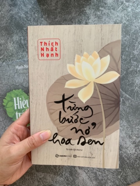 1 cuốn sách ngắn gọn về lối sống tỉnh thức, chánh niệm tỉnh giác trên mọi hành động từ tứ đại oai nghi (đi đứng nằm ngồi) cho đến các tiểu oai nghi khác xoay quanh cuộc sống chúng ta. Ta có thể kết hợp áp dụng 1 phần cuốn sách này lẫn việc tích cực tham gia các khoá thiền Vipassana (do các thiền viện nguyên thuỷ Theravada tổ chức) 10-20ngày để cảm nhận rõ ràng hơn pháp môn tu Thiền 🧘‍♀️ Thực sự vô cùng lợi lạc thân tâm😇