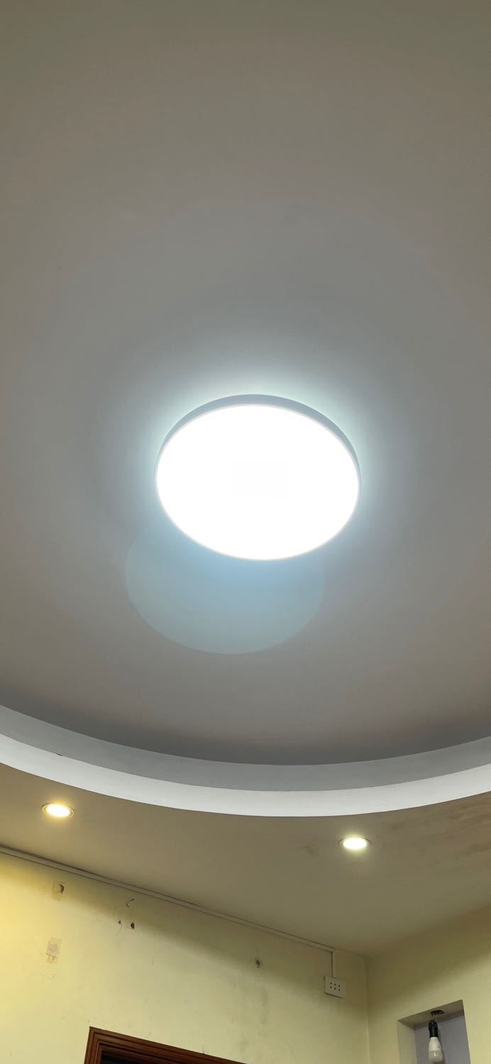 Đèn đẹp, kết nối tốt điều khiển mượt mà.
Shop giao thiếu pin remote