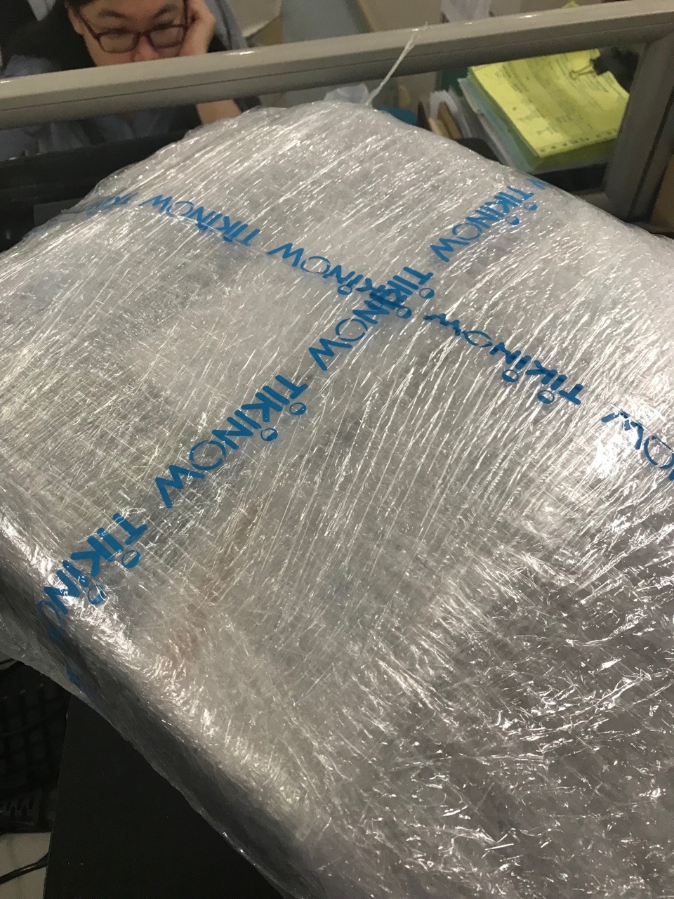 Hàng tốt sáng đủ 10 tiếng nếu trời đủ nắng.
Ko biết đèn có bị lỗi không nhưng hiện tại để ngoài trời và bị tụ hơi nước trên mặt kính của đèn nên trừ 1 sao.
Đã mua 2 cái, lúc mua 1290k/cái, h xem lại giảm giá còn 910k, giảm hơn 300k. biết vậy từ từ mua cái thử 2. huhu!