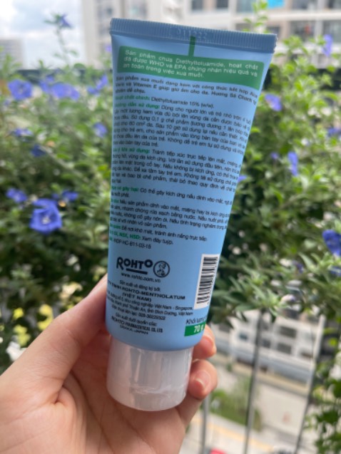 Tuýp nhỏ nên cũng dễ mang đi đây đó. Mùa này đang nhiều muỗi thì nhà nào cũng nên vài chai remos cho yên tâm