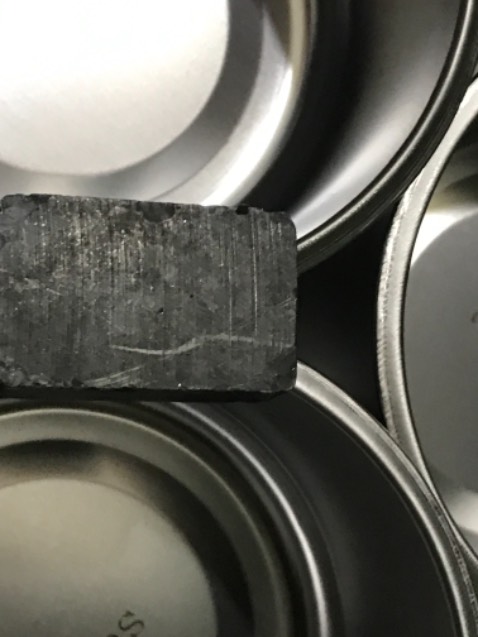 Giá hạt dẻ, nói inox 304 mà vẫn hít nam châm , chưa dùng xem chất lượng sau .