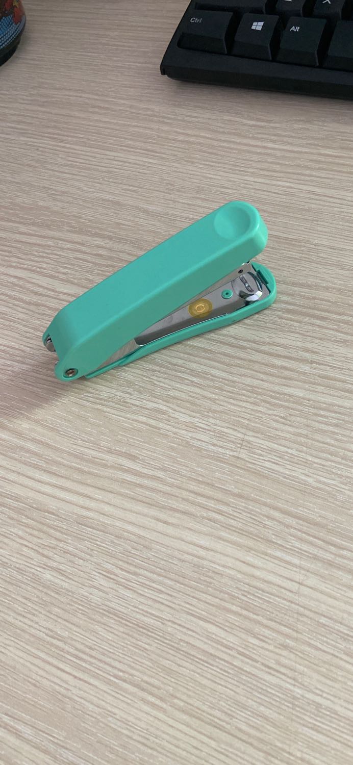 Chất lượng sản phẩm tuyệt vời, sử dụng bền nhẹ, kim bấm nhạy, không dính kim. Giá cả phải chăng