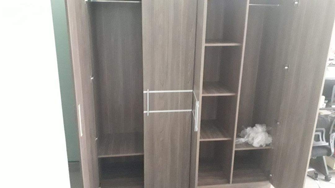 giao hàng nhanh chóng, nhân viên vui vẻ lịch sự .