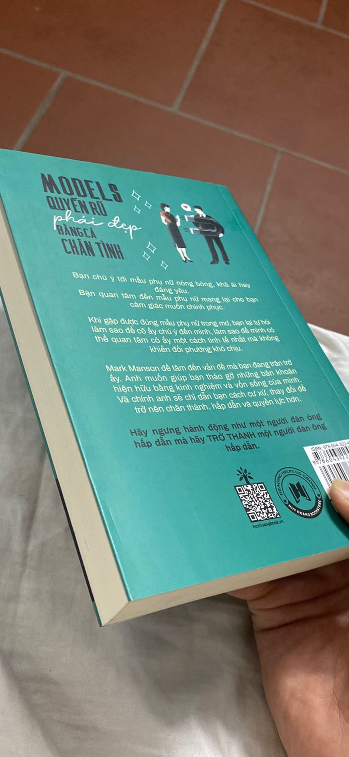 Hôm qua đặt hôm nay có luôn. Sách rất hay, mới đọc hết chương 1 nhưng sách đã cho mình nhận thấy một góc nhìn rộng hơn về vấn đề tình cảm. Sách này mình thấy ko chỉ là hành trang để có 1 mối quan hệ tốt sau này mà lớn hơn nó giúp mình định hướng tốt hơn trong cuộc sống