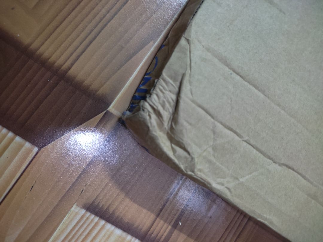 Lúc nhận hàng thì sách bị móp, ko ảnh hưởng chất lượng sách bên trong nên bỏ qua đc. Sách siêu dày và đồ sộ luôn á, cầm mà ngỡ ngàng luôn. Bài tập cực kì nhiều, đa dạng, trình bày rõ ràng, có sơ đồ tư duy hệ thống hoá kiến thức. Nma có mấy câu giống với bài tập trên lớp mình:))