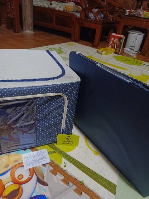 Đóng gói kĩ, có thẻ chính hãng,khung sắt gấp gọn chắc.