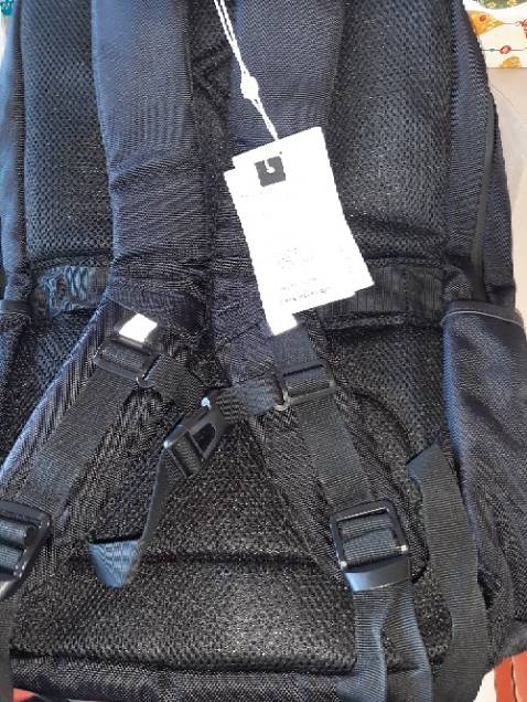 Balo xịn chất vải dày, thích nhất là ngăn chốc sốc cho laptop, có thể bảo vệ được laptop của mình, thiết kế khóa kéo chống nước vào bên trong rất tốt. Và đặc biệt balo lớn hơn tưởng tượng. Balo xịn chất vải dày, thích nhất là ngăn chốc sốc cho laptop, có thể bảo vệ được laptop của mình, thiết kế khóa kéo chống nước vào bên trong rất tốt. Và đặc biệt balo lớn hơn tưởng tượng.