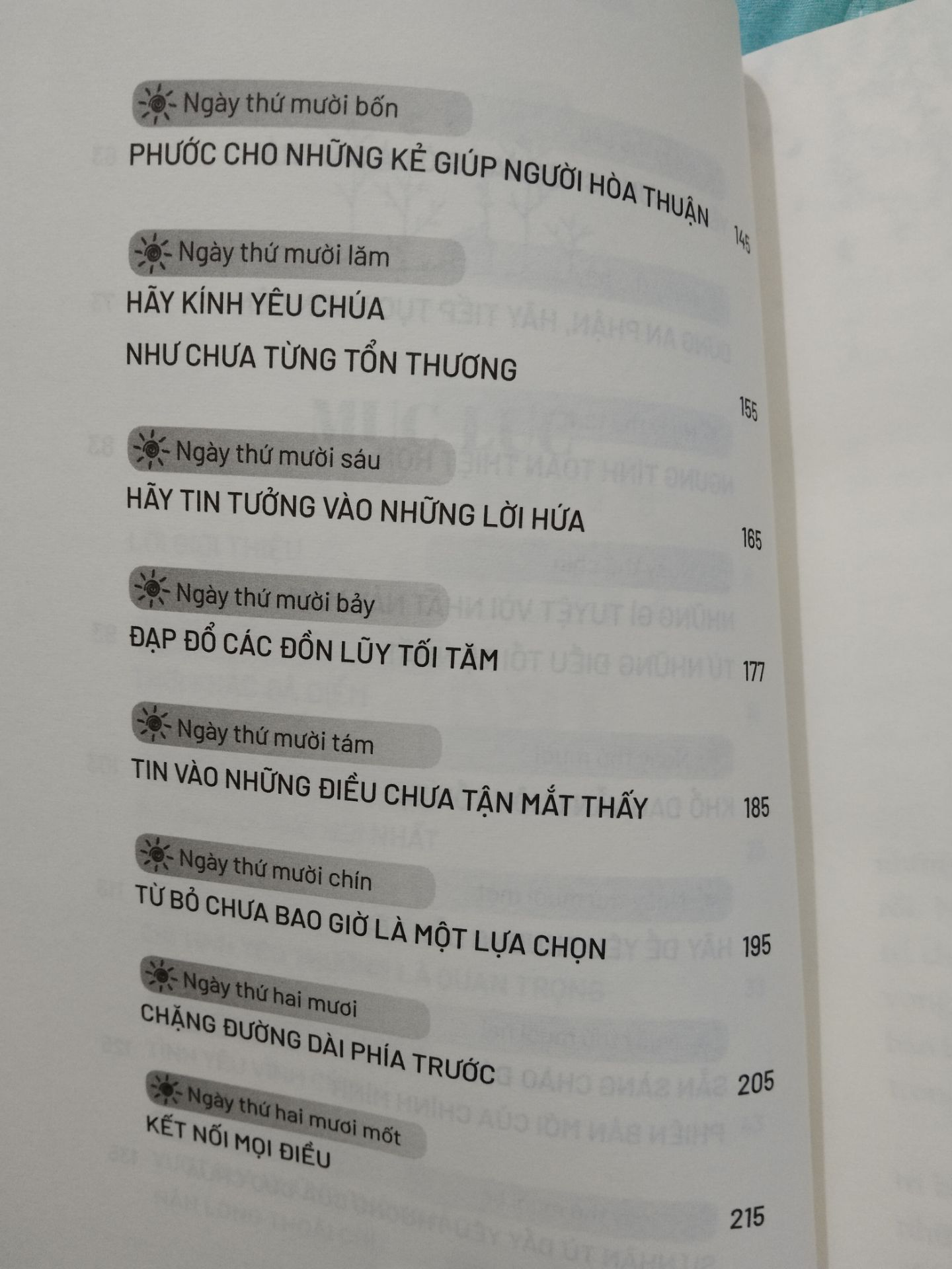Cuốn sách đem đến những sự yên ủi cho những tấm lòng bị tổn thương và sợ hãi khi phải mở lòng ra 1 lần nữa. Đặc biệt đối với ai là Christian thì nên tham khảo.
Tiki giao hàng nhanh, sách tốt không có gì phải phàn nàn.