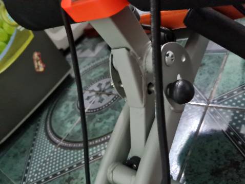 Mới mua, vừa sdung đc 1 buổi, mình mua tặng ba, nhận thấy phù hợp với sức của các cụ trên 60t và dành tập vật lý trị liệu sau chấn thương chân/đầu gối.
Chỉ lưu ý shop xíu là cái hình hướng dẫn hơi mờ,ko thấy rõ, việc lắp ráp mấy cái cơ bản, lớn thì khá dễ dàng, còn 1 số chi tiết như cái chốt lớn ở vị trí nào, mấy cái khớp màu cam giữa thân ghế  phải vào clip và hình trên web mới biết