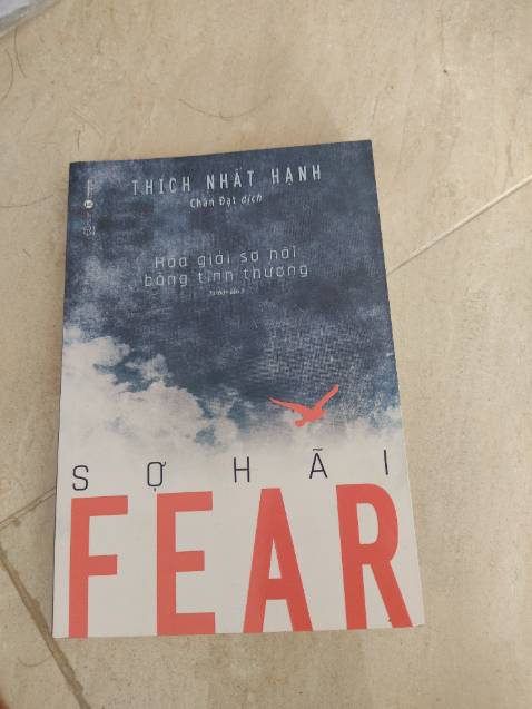 Hãy đọc chậm dãi và cảm nhận từng chữ từng từ của quyển sách này, bạn sẽ thấy nó dù chỉ là 1 cuốn sách thôi nhưng nó sẽ dạy bạn biết bao nhiêu điều.