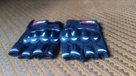 Đúng mẫu, vừa vặn, mang ấm, mềm mại. Giao hàng nhanh vô cùng.