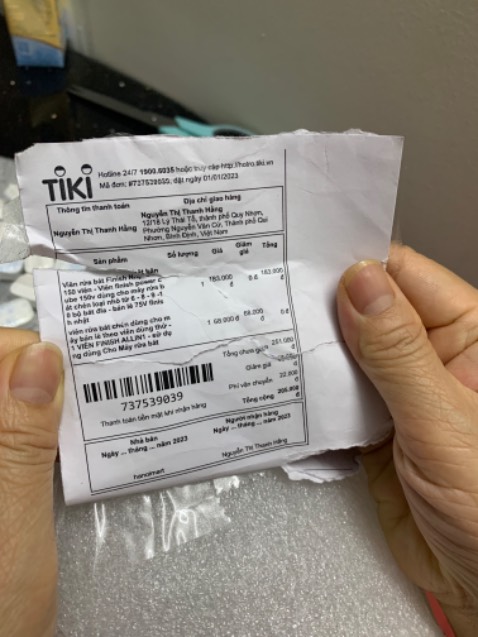 Tôi đã nhận hàng của shop, về đánh giá như sau:
1 .Gói hàng không cẩn thận.
2. Mở gói hàng viên rửa chén đã thấy đường kéo cắt trên bì.
3. Khi đặt mua trên bì ghi 150 viên, thực tế đếm có 74 viên.
Kết luận shop không đánh tin cậy và ảnh hưởng niềm tin mua hàng của lần tiếp theo, đóng hàng tệ, giao không đúng số lượng shop ***. KHÔNG UY TÍN- KHÁCH HÀNG KHÔNG HÀI LÒNG !