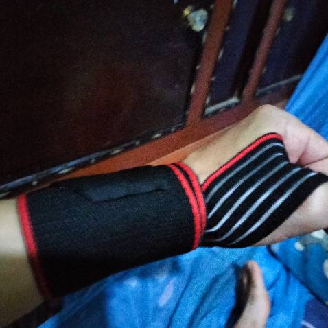 Đeo thử thấy siết ok. Chất lượng.