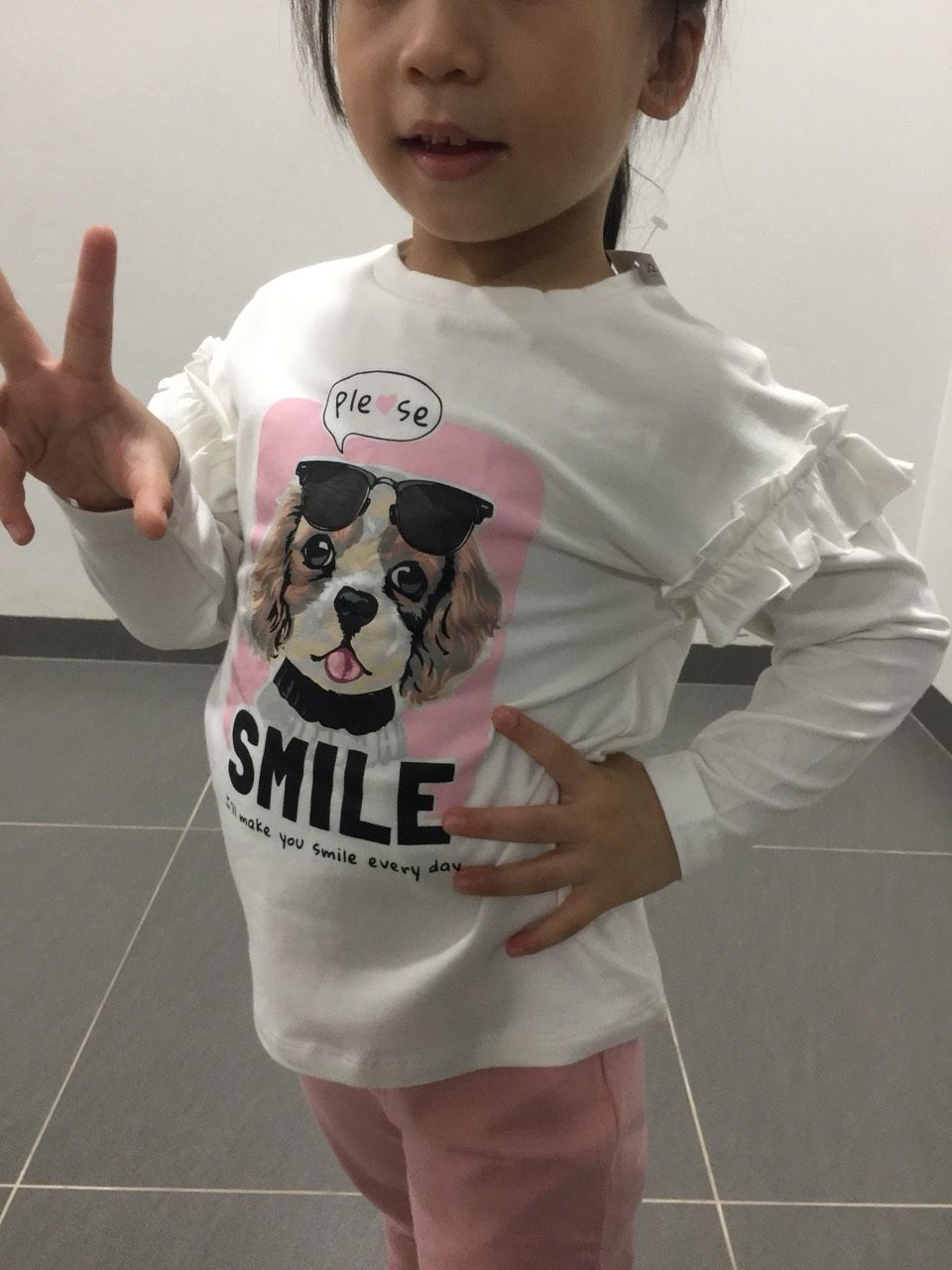 vải mềm ko bị dày, màu sắc và hình in rất dễ thương. không nghĩ hàng online lại xịn-mịn như vậy. se ủng hộ shop tiếp