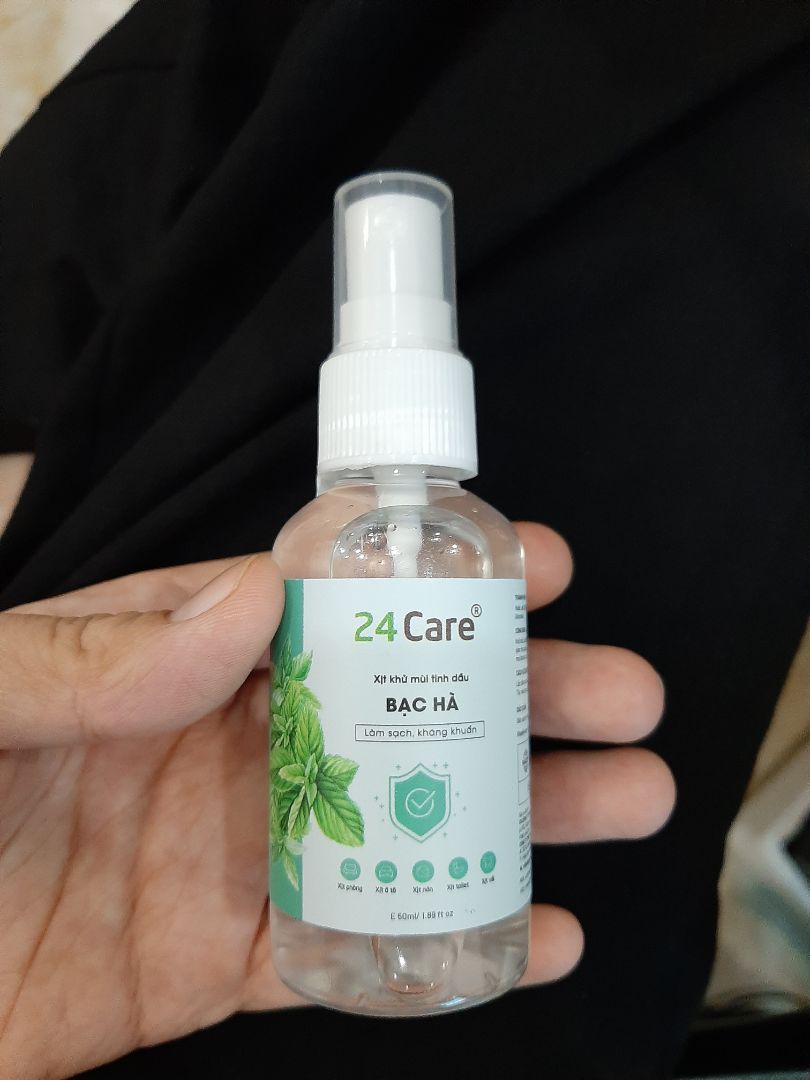 Đầu tiên là hàng đóng gói kĩ, giao nhanh, mới đặt hôm qua mà hôm nay tới gồi, thích. Lúc trước mình sài mùi sả chanh mùi cũng tuyệt lắn lun, lần này bạc hà sale nên mua bạc hà dùng thử, tuyệt vời ông mặt chời lun á.   Mùi thơm, muốn thơm nhiều xịt nhiều, thơm ít xịt ít nha. Xịt tới đâu mà hết muỗi tới đó. Khử mùi cũng tốt nữa. Mình hay xịt phòng trước khi đi ngủ, sau khi đi vệ sinh nha mn. Mua về dùng thử nha, oke lắm, đáng đồng tiền bát gạo lém. Sẽ luôn ủng hộ shop
