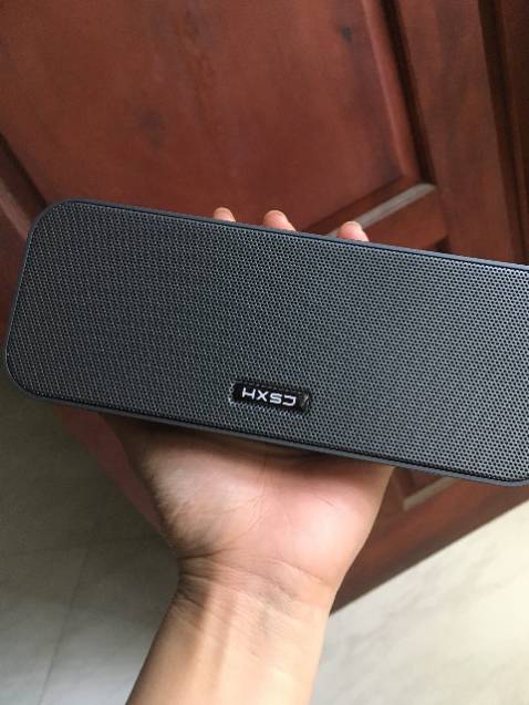 Đặt trên tiki giao hàng nhanh, shop tư vấn rất nhiệt tình,  đóng gói đẹp cẩn thận. mở ra *** luôn. Loa nghe hay, ấm, mẫu mã đẹp nhìn khá chất chơi, âm thanh hay lắm , nói chung là loa ngon, giá rẻ.  Mình ưng ý  từ hình thức và chất lượng không có gì phải chê, điểm 10 cho chất lượng.  mọi người nên mua để trải nghiệm. Cảm ơn shop nhiều ạ yêu yêu ❤❤