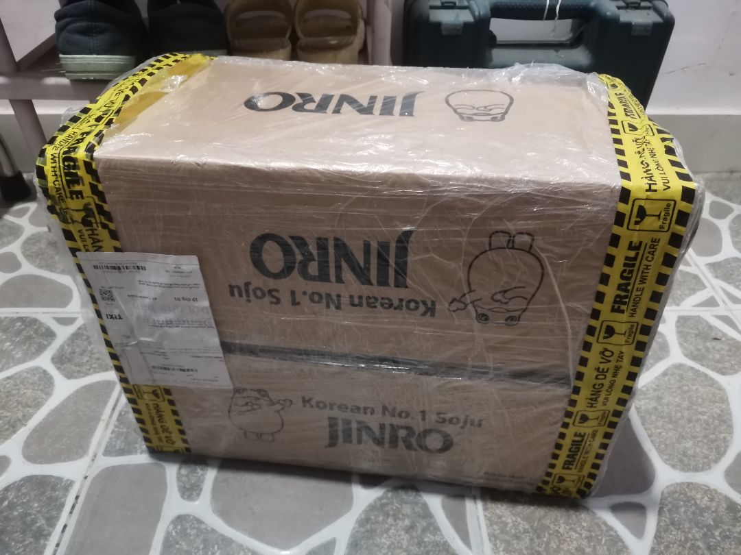 Hàng giao bị bể vỡ khi còn nguyên kiện. Tiki đổi trả hàng giúp. Tổng cộng có 3 sản phẩm.
Làm thủ tục đổi trả hàng thì lỗi miết không làm được