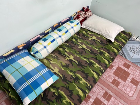 Một tấm nệm trải có thể nói là rất ok. Êm, dày dặn, vải mịn mượt, màu xanh đẹp. Nói chung là tốt. Chỉ có 1 băn khoăn là sử dụng 1 thời gian thì nó sẽ xẹp dần hay không thì lúc đó chắc cũng mua cái mới luôn là vừa :). Giao hàng Tiki rất nhanh, có thể nói là theo dõi từng giờ cập nhật liên tục nên mình chuẩn bị thời gian nhận hàng cũng tốt, chuyên nghiệp