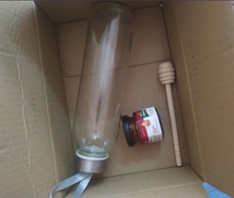 shop gói hàng rất cẩn thận , còn đc tặng một cây lấy mật vs 1 bình thủy tinh để đựng nước rất đẹp , hàng chính hãng, uống rất mát, mình uống kiên trì khoảng 1 tuần đã thấy giảm đau dạ dày, và ngủ rất nhiều