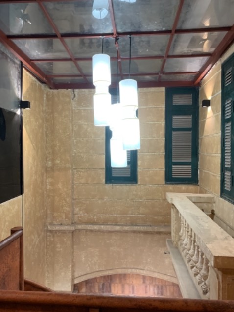 ,,,,, Máy sấy lực gió vừa phải, tóc mình khá dày nên cần sấy lâu xíu. Gấp gọn được khá tiện, cầm ko bị nặng tay và màu siêu xinhh. Quan trọng là săn sale chưa tới 120k rất ưng nhaaa 🥰 À mà shop có dặn shipper nhẹ tay nữa nên chấm shop 10đ cskh 👍