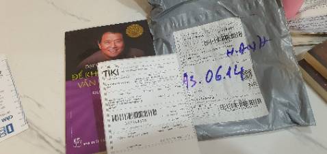 TÔI ĐÃ ĐẶT 2 CUỐN SÁCH DCLG1,  NHƯNG NHÀ SÁCH CHỈ XÁC NHẬN GIAO CÓ 1 CUỐN, TÔI YÊU CẦU KIÊM TRA LẠI BÊN BỘ PHẬN XUẤT SÁCH CÓ BỎ SÓT CHỈ 1 CUỐN THÌ SHIP TRẢ ĐỦ HÀNG CHO TÔI. LÀM ĂN LÂU DÀI CẦN UY TÍN.MONG BÊN BÁN HỒI ÂM SỚM, ĐỪNG ĐỂ SỰ VIỆC NÀY TÁI PHẠM VỚI KHÁCH KHÁC NỮA! HUHU