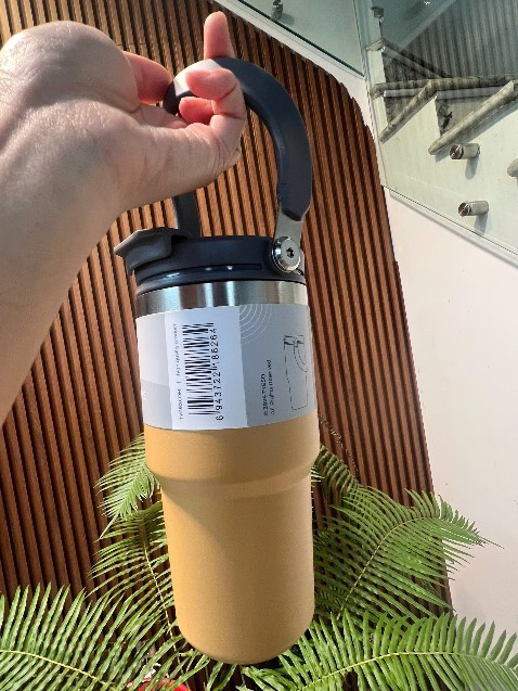 Hàng chuẩn chính hãng , mình đã *** giữ nhiệt rất tốt, có tay quai xách cầm cực kỳ tiện lợi đi ,mình đi tập mang theo cực tiện, bỏ cốp hay treo xe ko bị trào nước ra ngoài. Miệng bình rộng cũng dễ vệ sinh nữa. Mẫu này nên mua nha mn